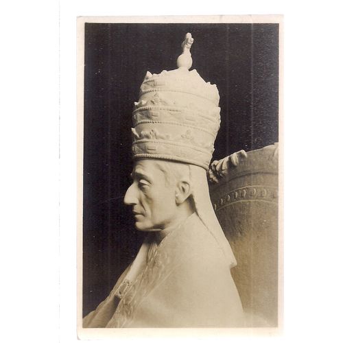 A ROYAL OR RELIGIOUS FIGURE .unused vintage postcard sculpture (A) =