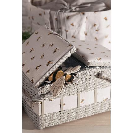 HobbyGift Sewing Box - Wicker Basket - Bee - Crafts Sewing Storage