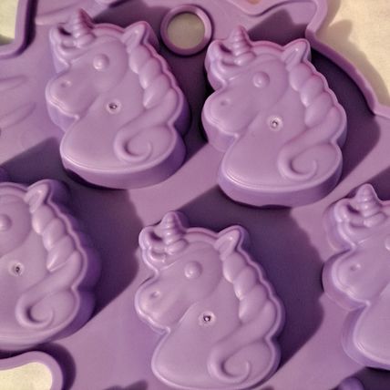 Lot 3 Greenbrier SILICONE ICE CUBE TRAYS Candy Mold Swan Toucan Bird Unicorn