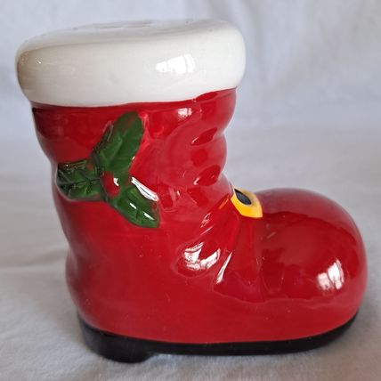 Christmas SANTA Claus Red BOOTS SALT & PEPPER SHAKER Set Holiday 3" Holly Berry