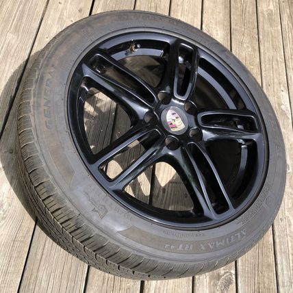 Porsche Panamera 19X9 Black Front Wheel 2010-2016 255/45R19 Altimax RT43 + TPMS