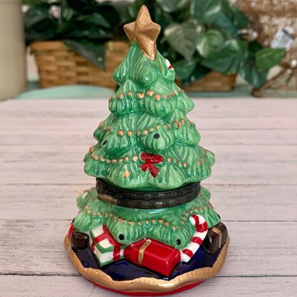 Porcelain Hinged Christmas Tree Trinket Box W Gold Star Green & Red Lidded 4.75"