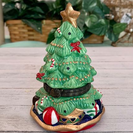 Porcelain Hinged Christmas Tree Trinket Box W Gold Star Green & Red Lidded 4.75"