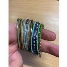 23 x VINTAGE MULTICOLOURED METAL BANGLES BRACELETS 80 GRAMS 7cm WIDE (P3)