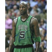 Autographed Kevin Garnett 8 x 10 Photo Signed