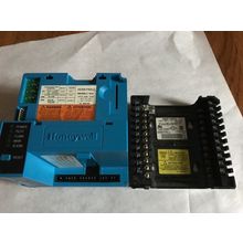 HONEYWELL RM7895 C 1012 BURNER CONTROL RM7895C1012,W/ Q7800A1005 BASE,ET