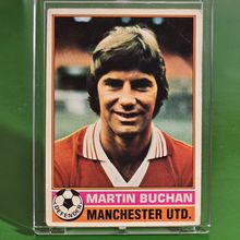 TOPPS FOOTBALL RED BACK 1977-#320 MANCHESTER UNITED Martin Buchan