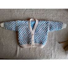 Brand NEW Hand Knitted 18 in 46 cm Chest Varied Blue and White slip stitch cardi