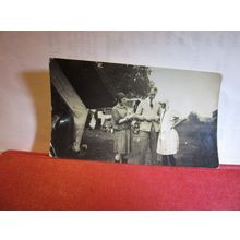 POSSIBLY GYPSEYS CARAVAN IN BACKGROUND? small photograph 1930s CAT =