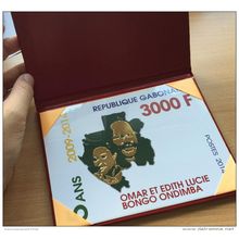 Gabon 2014 Mi. Block 134 Giant Timbre géant 2009 Omar Edith Bongo 3 000F Or box