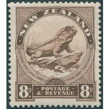 New Zealand 1939 8d chocolate Wmk upright SG586b unused