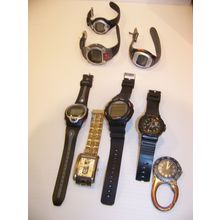 LOT OF WATCHES/HEART RATE MONITORS BOWFLEX OMRON RELIC BUGS BUNNY CARABINER