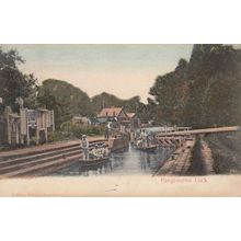 Boarding Boats On Pangbourne Lock Waterside Berkshire Antique Postcard