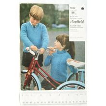 Vintage: Hayfield 1092 child's V-neck & cable sweaters, DK