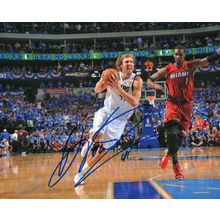 Autographed Dirk Nowitzki 8 x 10 Photo Signed