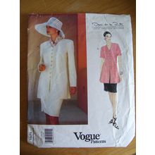 Vintage Vogue Designer Sewing Pattern 1571 by Oscar De La Renta. Uncut and F/F