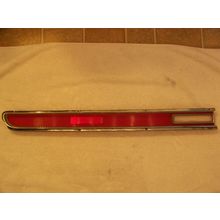 1972 CHRYSLER NEW YORKER DRIVER SIDE TAILLIGHT LENS & BEZEL