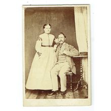 Victorian cdv photo couple man seated unstated photographer