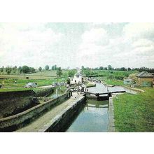 Buckinghamshire STOKE HAMMOND Three Locks Postcard (WI)