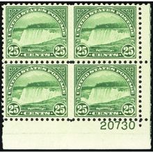 699, Mint NH 25¢ Plate Block of Four Stamps CV $60 * Stuart Katz