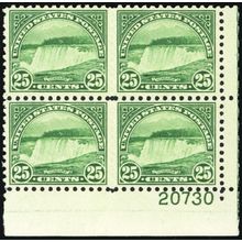 699, Mint NH 25¢ Plate Block of Four Stamps CV $60 * Stuart Katz