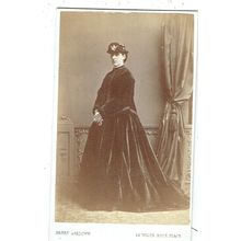 Victorian cdv photo woman standing wearing hat long frock Hastings photographer