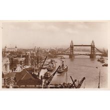 ED 239 LONDON - THE POOL AND TOWER BRIDGE . RP POSTCARD