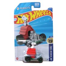 2025 Hot Wheels #132 HW Screen Time-Peanuts 7/10 SNOOPY Red