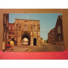 WEST GATE AND COUNTY BUILDINGS, WINCHESTER, HAMPSHIRE unused postcard =