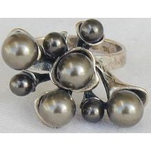 Brown grapes ring