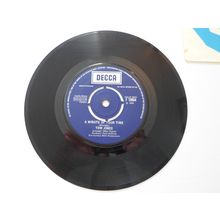7" 1968.TOM JONES. A MINUTE OF YOUR TIME. DECCA F 12854. VERY GOOD PLUS