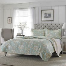 King size 3-Piece Reversible Cotton Quilt Set with Seafoam Blue Beige Floral ...