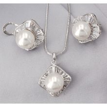 Gift set: MAPERLA PEARL w/ Swarovski Cubic Zirconia Necklace & Earring Set - ...