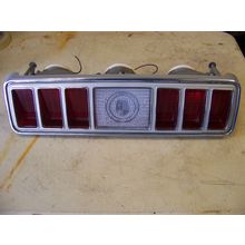 1976 DODGE ROYAL MONACO LH TAILLIGHT ASSY COMPLETE OEM HOUSING LENS SOCKETS