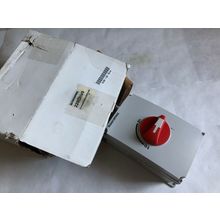 NEW SOCOMEC 22243506,2200DIV5,SIRCO M2 MANUAL MOTOR CONTROLLER,600AC,60AMP,TL