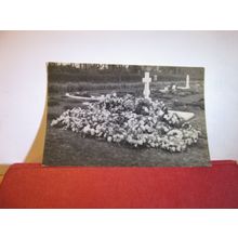 A LARGE FLORAL GRAVE, UNKNOWN PERSON 1927.. unused vintage postcard real photo =