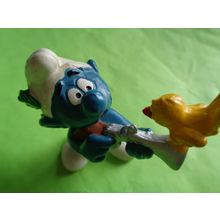 Hunter smurf with gun and bird