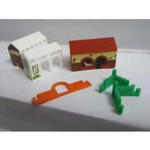 Kinder Surprise Toy 2001 K01-10 Farm Buildings