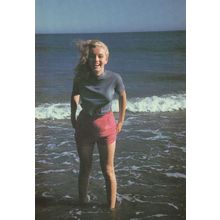 A Young Marilyn Monroe At Malibu During 1948 Rare Postcard