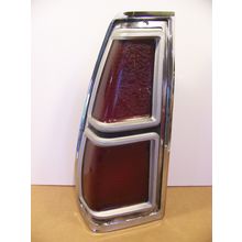 1977 DODGE ROYAL MONACO STATION WAGON LH TAILLIGHT LENS & HOUSING OEM 76 75