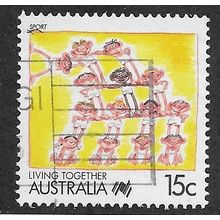 AUS 1988 15c 'LIVING TOGETHER - SPORT' FINE USED (EBID67-151)