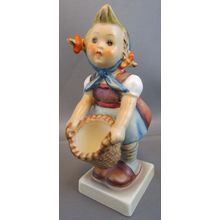 Vintage Hummel Goebel Figurine #73 Little Helper Girl With Basket STY-BEE 4.5"