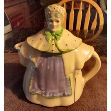 Old Vintage Original Shawnee Tea Pot Granny Ann 7 Cups 7 1/2" Tall 1940