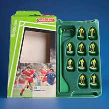 Subbuteo lw team ref 772 NORWICH CITY COMPLETE SET IN CORRECT LABEL BOX