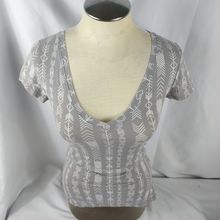 Wet Seal Women's Junior Size Small Gray Short Sleeve V-Neck Top
