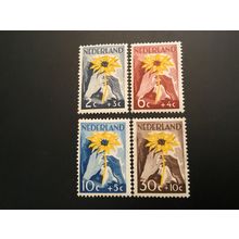 ICOLLECTZONE Netherlands 199-202 flowers VF hinged
