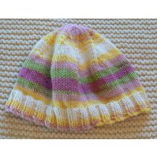 Cybi Baby/Toddler Hat Seamless Apple Beanie Knitting Pattern 8ply in Rose Garden