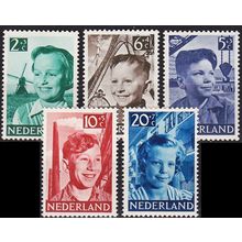 NIEDERLANDE NETHERLANDS [1951] MiNr 0575-79 ( */mh )