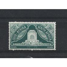 SouthAfrica.SG132 1 1/2d Voortrekker Monument,Pretoria.Mounted Mint.Aug25