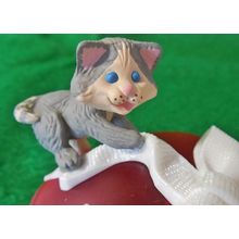 Meowy Christmas! 1987 Hallmark Ornament QLX7089